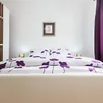 & Hosana Apartment