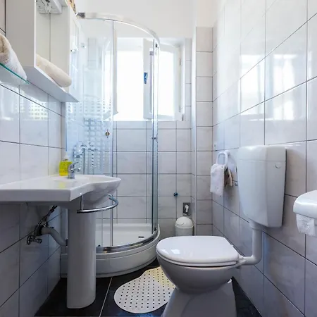 Apartman & Hosana Zára