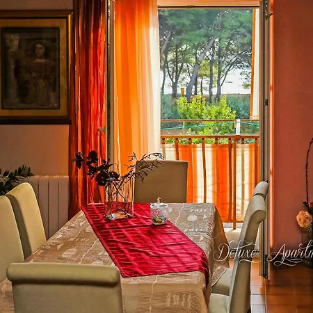 & Hosana Lejlighed *