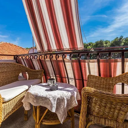 & Hosana Apartman Zára